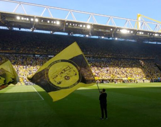 Einweihung der Schwenkfahne