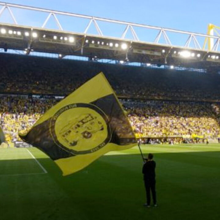 Einweihung der Schwenkfahne