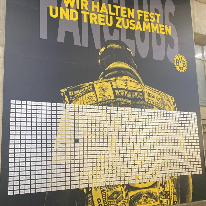 Fan-Wand mit den Busborussen